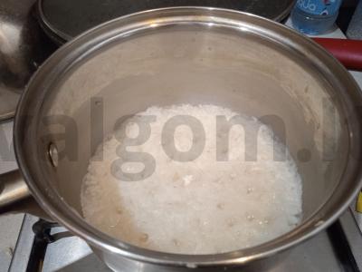 Vanilinė ryžių košė su sultenėmis Žingsnis 3