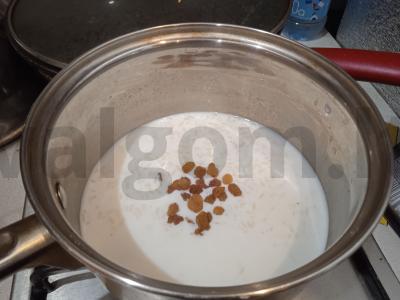 Vanilinė ryžių košė su sultenėmis Žingsnis 4