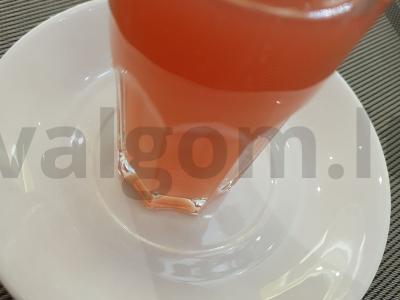 Uogų grietinė pagrindine nuotrauka