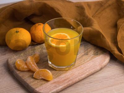 Degtinės ir mandarinų kokteilis. Žingsnis 3