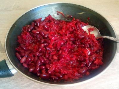 Vegetariški barščiai su konservuotomis raudonosiomis pupelėmis Žingsnis 2