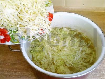 Vegetariški barščiai su konservuotomis raudonosiomis pupelėmis Žingsnis 3