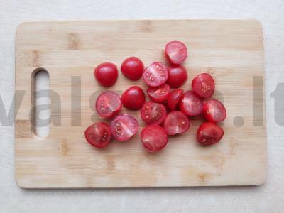 Marinuoti vyšniniai pomidorai su petražolėmis Žingsnis 2