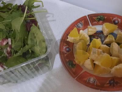 Salotos su vištienos filė ir apelsinais Žingsnis 1