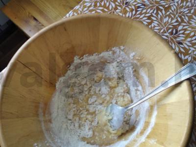 Dietinė duona be mielių su kukurūzų miltais Žingsnis 1