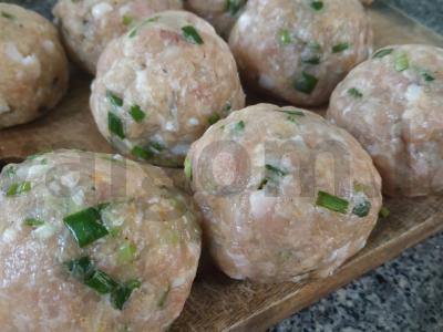 Kotletai su žaliaisiais svogūnais Žingsnis 5