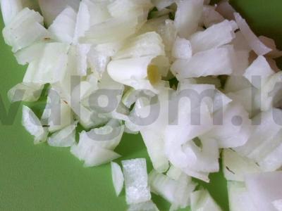 Ryžiai su pomidorų pasta ir česnakais Žingsnis 1
