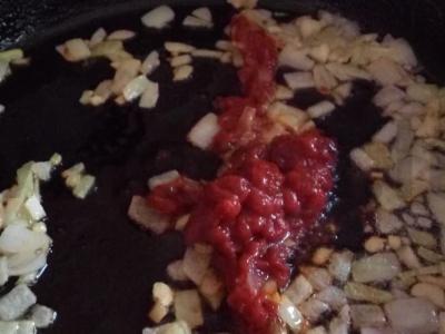 Ryžiai su pomidorų pasta ir česnakais Žingsnis 2