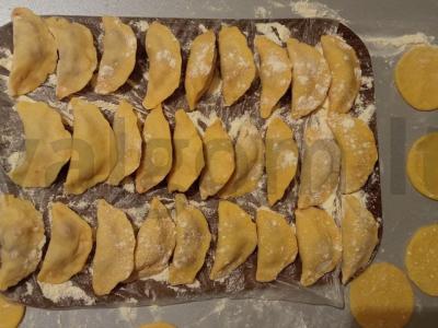 Skanūs koldūnai su vyšniomis Žingsnis 4