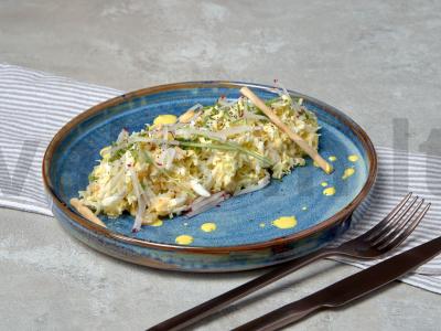 Paprastos salotos su kukurūzais ir kiaušiniais pagrindine nuotrauka