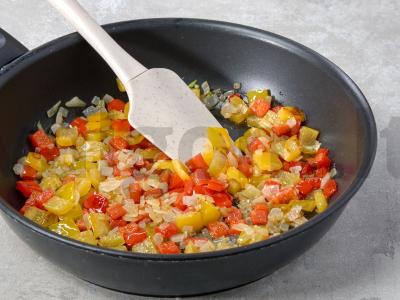 Aštrus aštrus patiekalas su kukurūzais ir aitriosiomis paprikomis Žingsnis 1