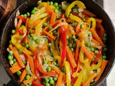 Grikių makaronai su daržovėmis ir vištiena Žingsnis 1