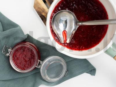 Fruktozės spanguolių uogienė Žingsnis 2