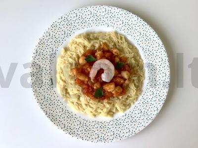 Orzo su krevetėmis pomidorų padaže pagrindine nuotrauka