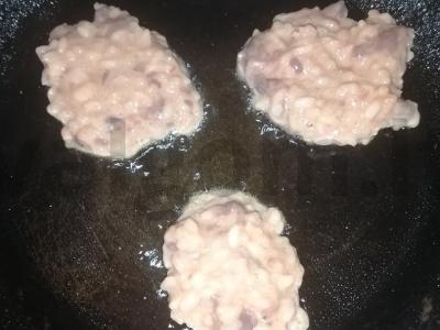 Česnakiniai kepenėlių paplotėliai. Žingsnis 4