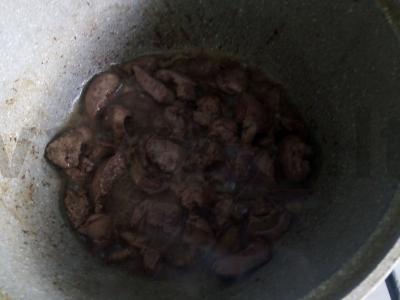 Kopūstai, troškinti su vištienos kepenėlėmis Žingsnis 2