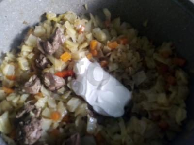 Kopūstai, troškinti su vištienos kepenėlėmis Žingsnis 5