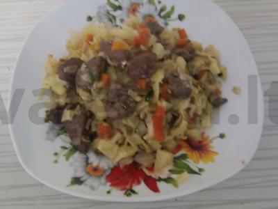 Kopūstai, troškinti su vištienos kepenėlėmis pagrindine nuotrauka