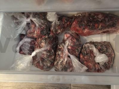 Uogų kompotas "Asorti" Žingsnis 1