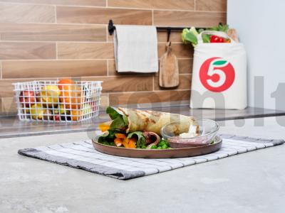 Blyneliai su saldžiųjų pipirų ir pašteto įdaru pagrindine nuotrauka