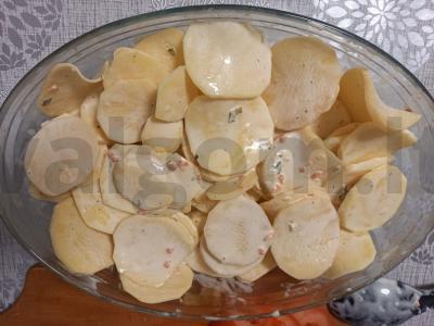 Bulvių apkepas su malta vištiena Žingsnis 1