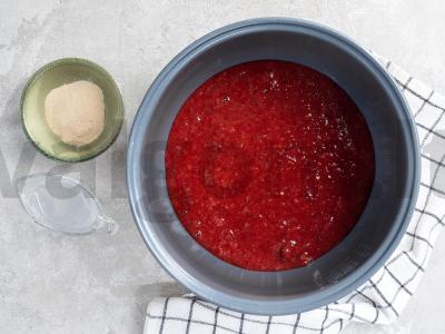 Aromatinga braškių uogienė multicooker keptuvėje Žingsnis 2