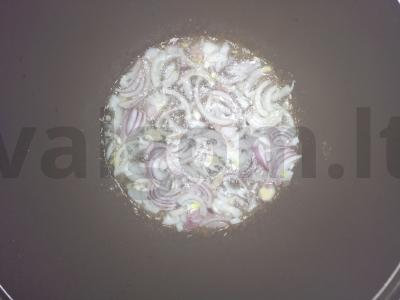 Jautienos barščiai katile Žingsnis 1