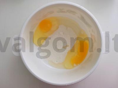 Lengvas pyragas su vyšniomis Žingsnis 1