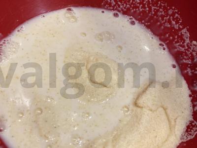 Varškės ir mangų troškinys Žingsnis 1