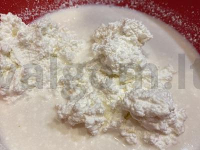 Varškės ir mangų troškinys Žingsnis 2