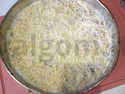 Konservuotas žuvies pyragas su kopūstais, grybais ir sūriu Žingsnis 3