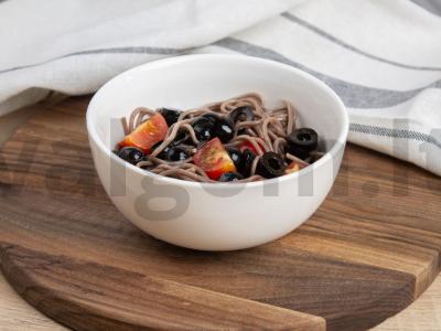 Soba su alyvuogėmis ir vyšniniais pomidorais Žingsnis 4