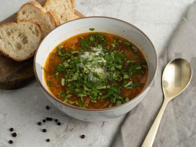 Kopūstai su krienų šaknimi ir soromis pagrindine nuotrauka