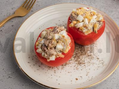 Įdaryti pomidorai su konservuotos žuvies salotomis Žingsnis 6