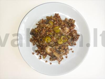 Grikiai su grybais ir alyvuogėmis pagrindine nuotrauka