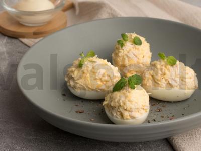 Įdaryti kiaušiniai su vištiena ir sūriu Žingsnis 4