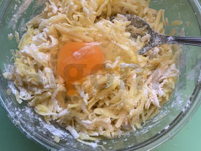 Naminiai draaniki su sūriu Žingsnis 5