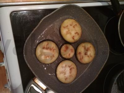 Česnaku kepti baklažanai Žingsnis 2
