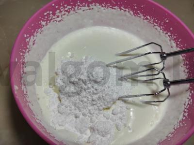 Uogų pieno pyragėliai Žingsnis 3