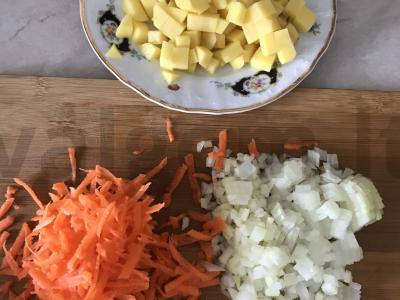 Sriuba su naminiais makaronais ir jautiena Žingsnis 1