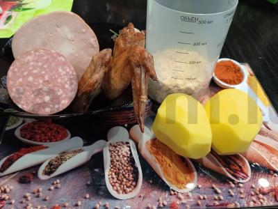 Žirnių sriuba su rūkyta mėsa Žingsnis 1