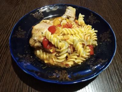 Gardūs pavasario suktinukai su vištiena sultinyje su daržovėmis pagrindine nuotrauka