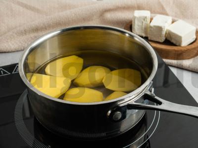 Bulvių košė su grietinėle, brinza ir Provanso žolelėmis Žingsnis 1