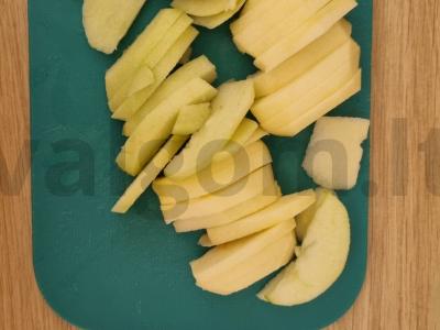 Obuolių karamelės pyragas keptuvėje Žingsnis 1