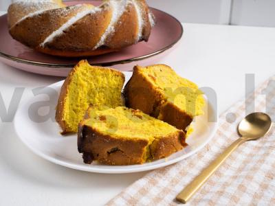 Ciberžolės keksas pagrindine nuotrauka