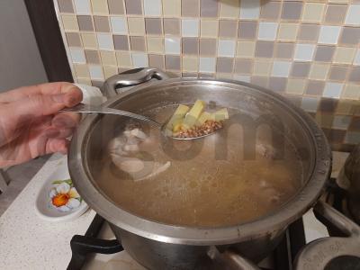 Vištienos sriuba "Laukas" Žingsnis 3