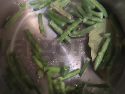 Pupelių sriuba ir dešrelės Žingsnis 1