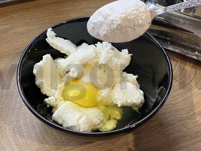 Dietiniai sūrio pyragėliai su juodaisiais serbentais Žingsnis 3