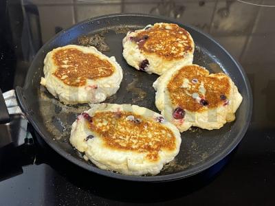 Dietiniai sūrio pyragėliai su juodaisiais serbentais Žingsnis 9