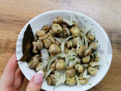 Marinuoti grybai salotoms pagrindine nuotrauka